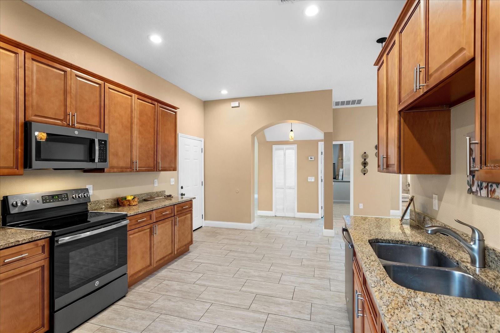 Image 10 of 44 For 1111 Twin Rivers Boulevard