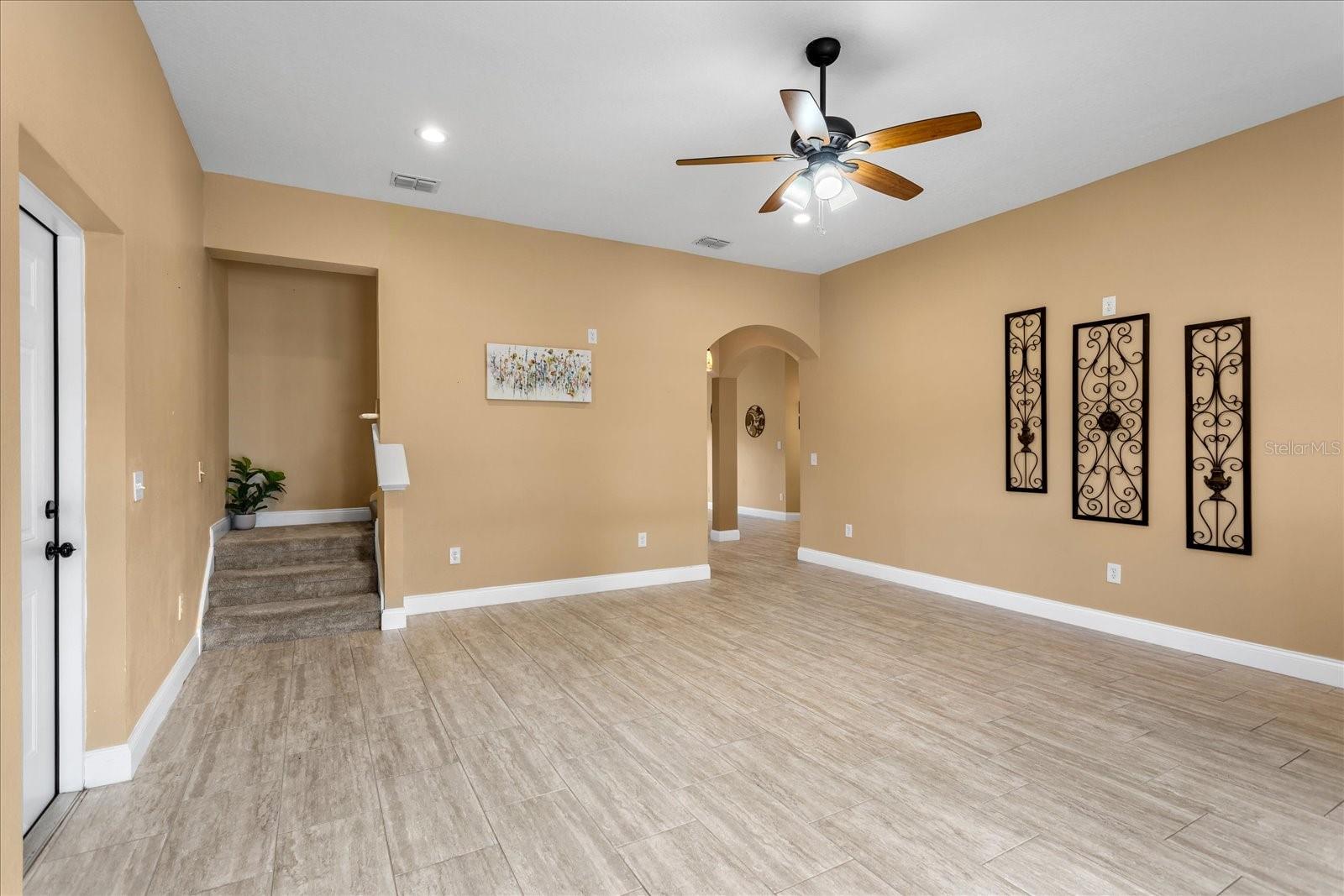 Image 7 of 44 For 1111 Twin Rivers Boulevard