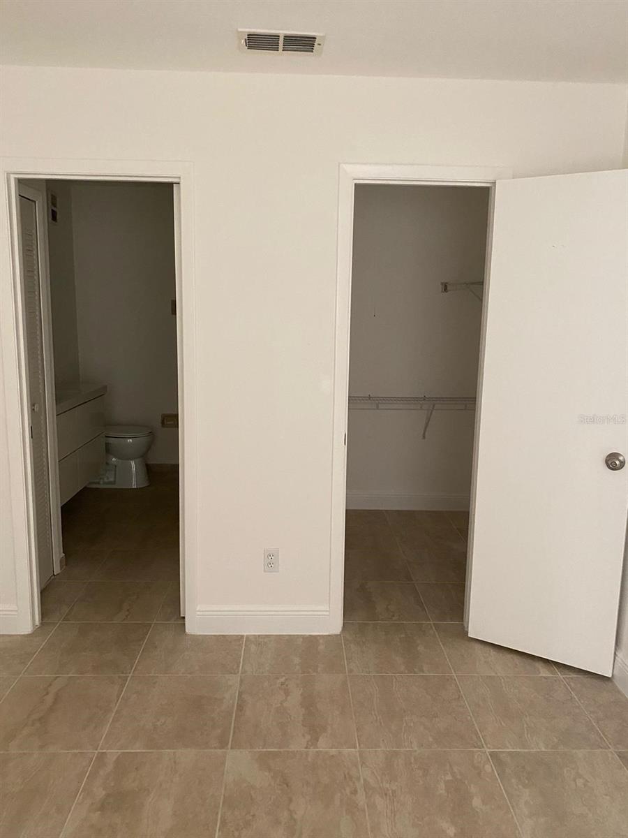 Image 6 of 17 For 5452 Michigan Street 5452-1