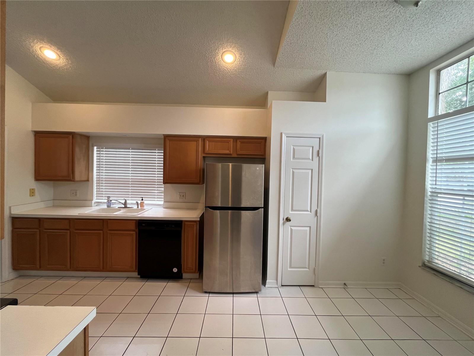 Image 6 of 18 For 4219 Oakberry Drive