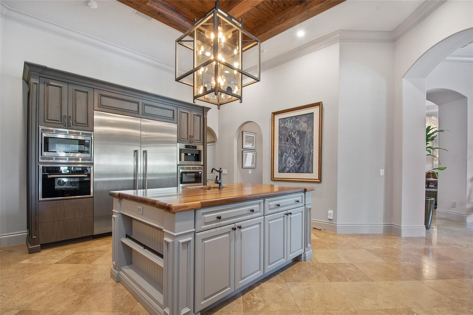 Listing photo id 16 for 9349 Tibet Pointe Circle