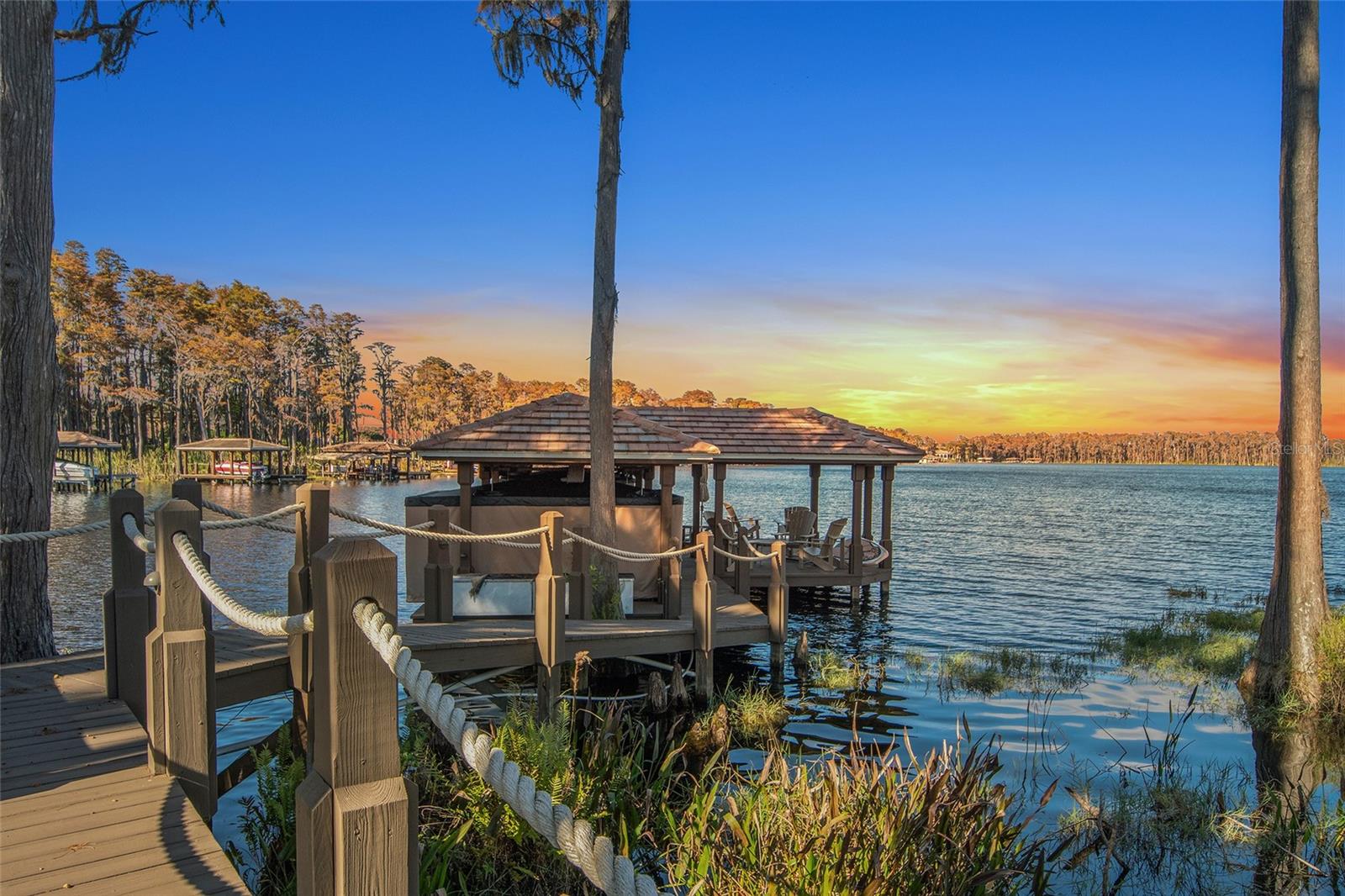 Listing photo id 0 for 9349 Tibet Pointe Circle