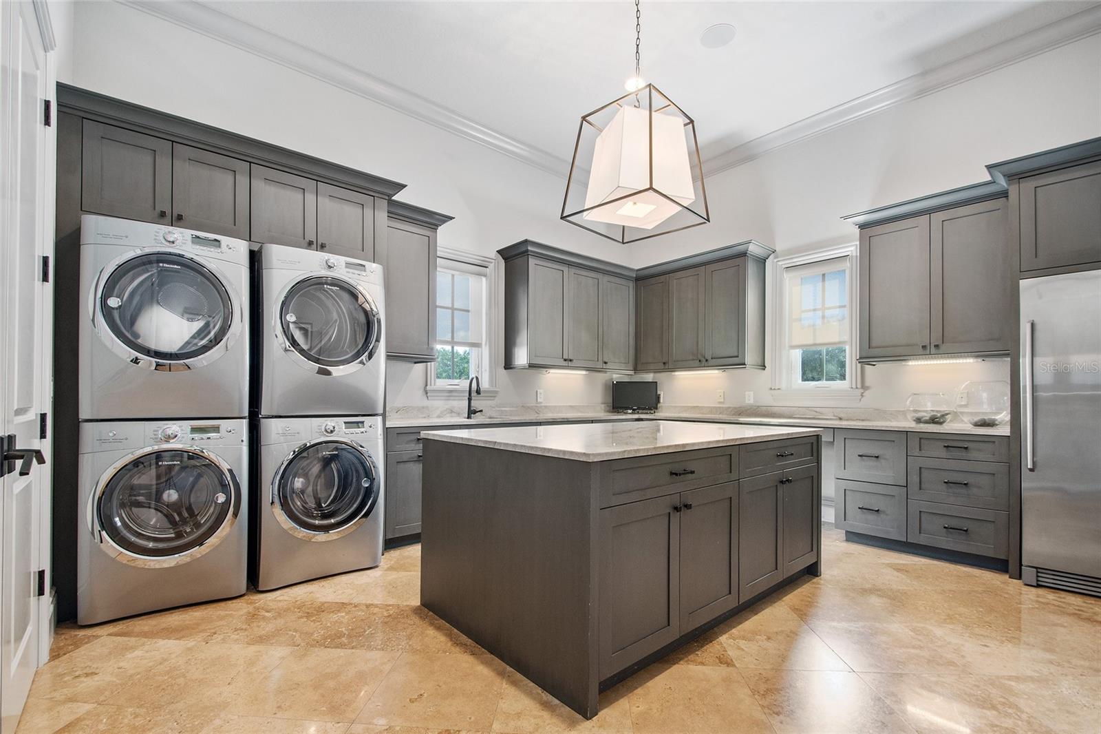 Listing photo id 25 for 9349 Tibet Pointe Circle
