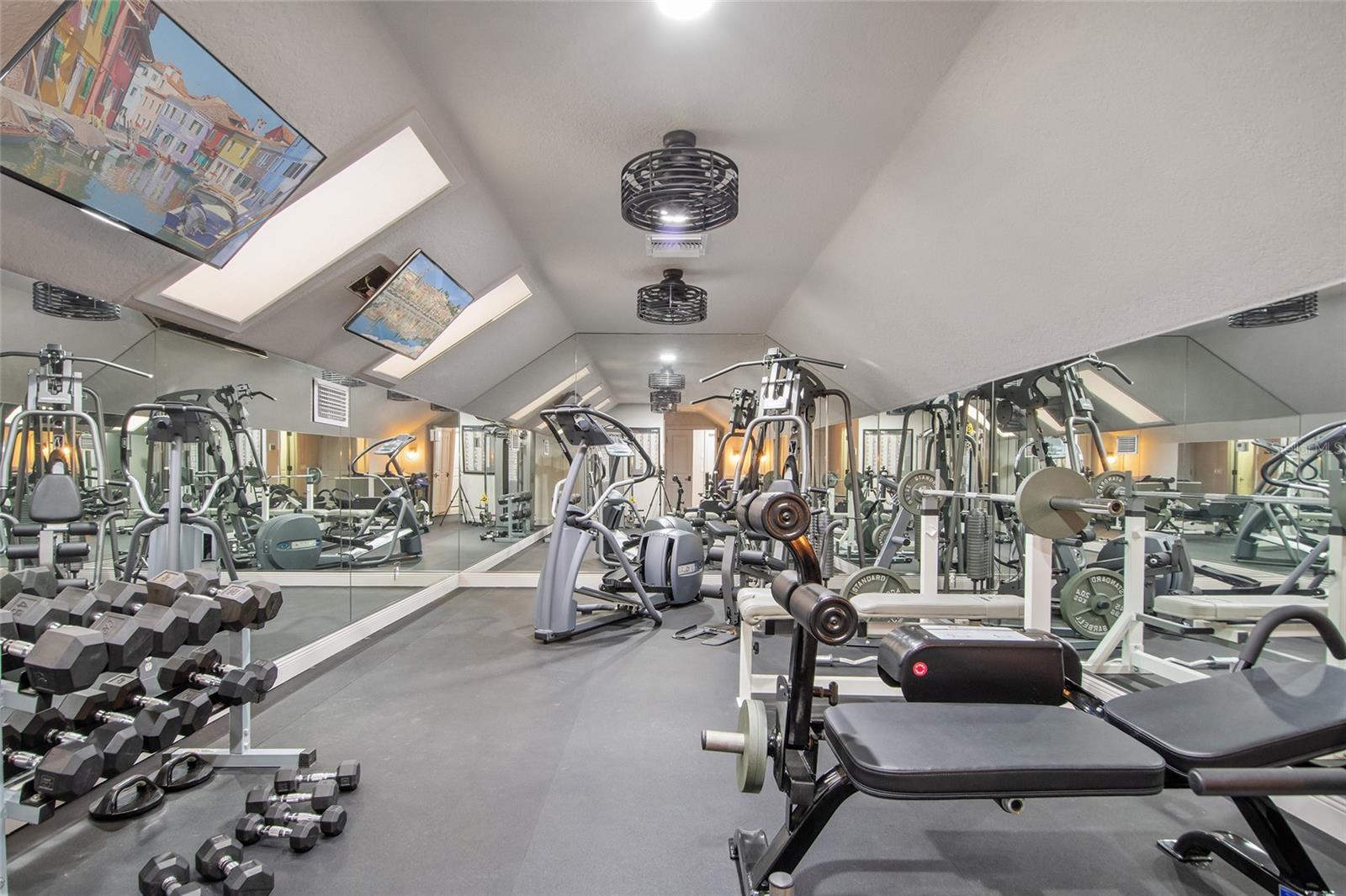 Listing photo id 44 for 9349 Tibet Pointe Circle