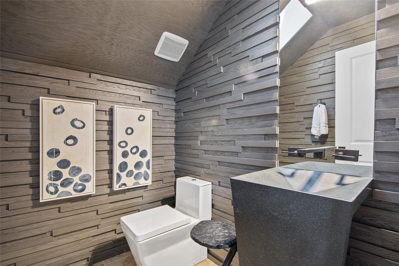 Listing photo id 45 for 9349 Tibet Pointe Circle
