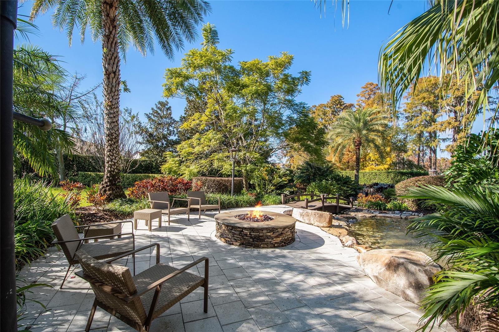 Listing photo id 7 for 9349 Tibet Pointe Circle
