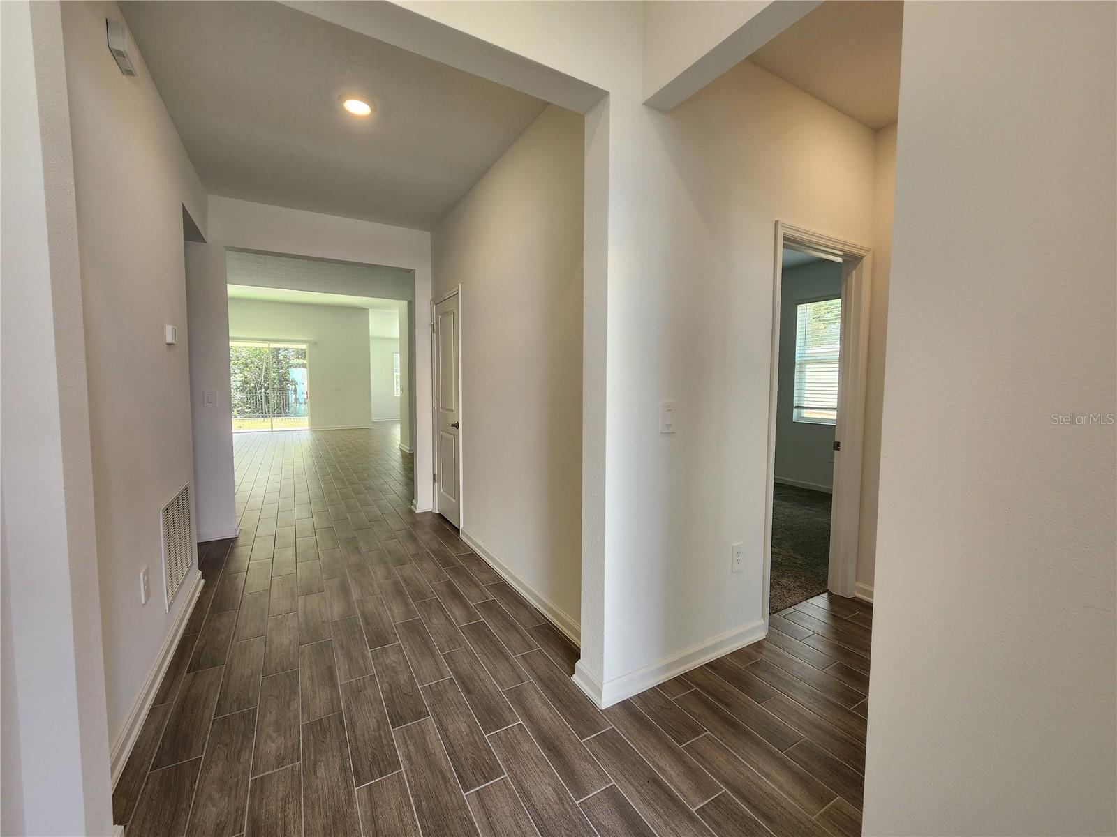 Image 3 of 24 For 6278 Lakepine Street