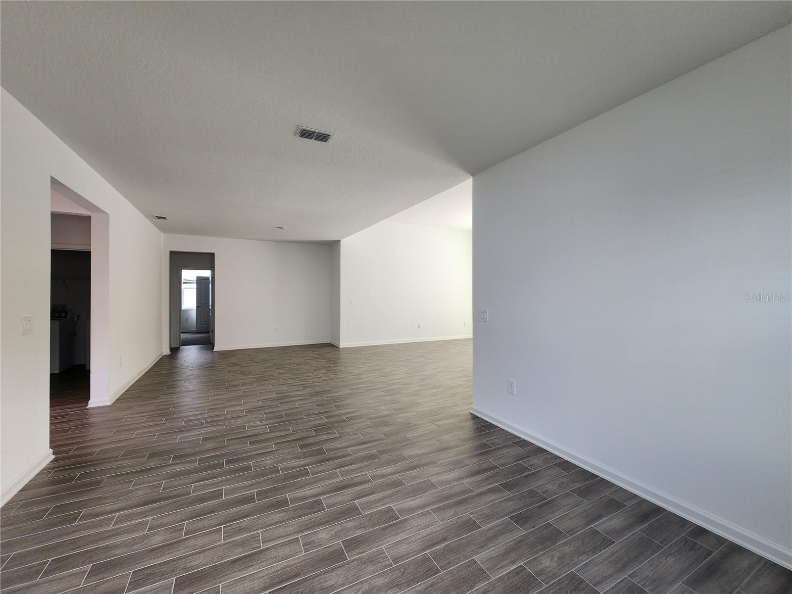 Image 6 of 24 For 6278 Lakepine Street