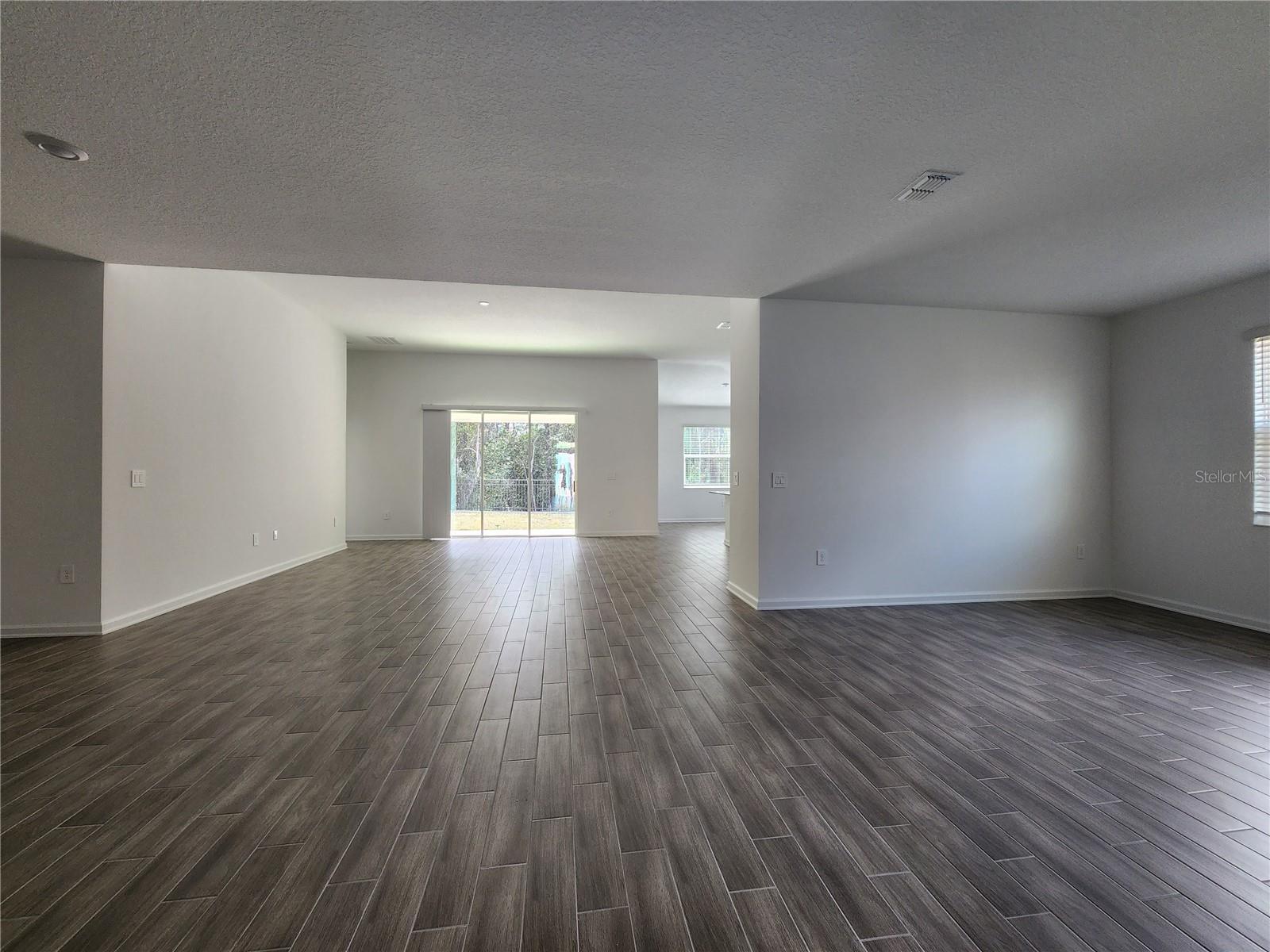 Image 7 of 24 For 6278 Lakepine Street