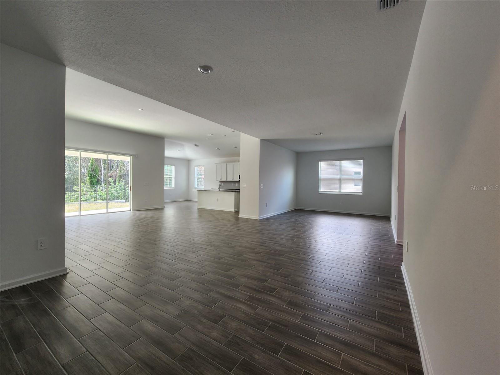 Image 8 of 24 For 6278 Lakepine Street
