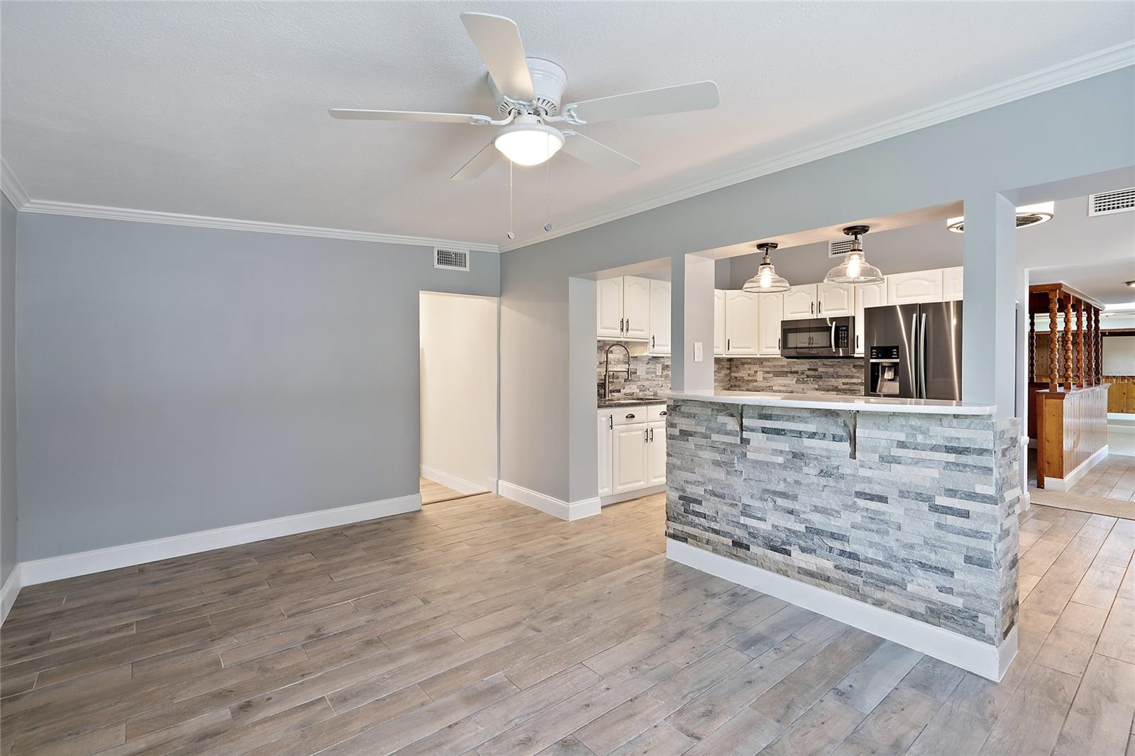 Image 12 of 44 For 480 Palm Drive