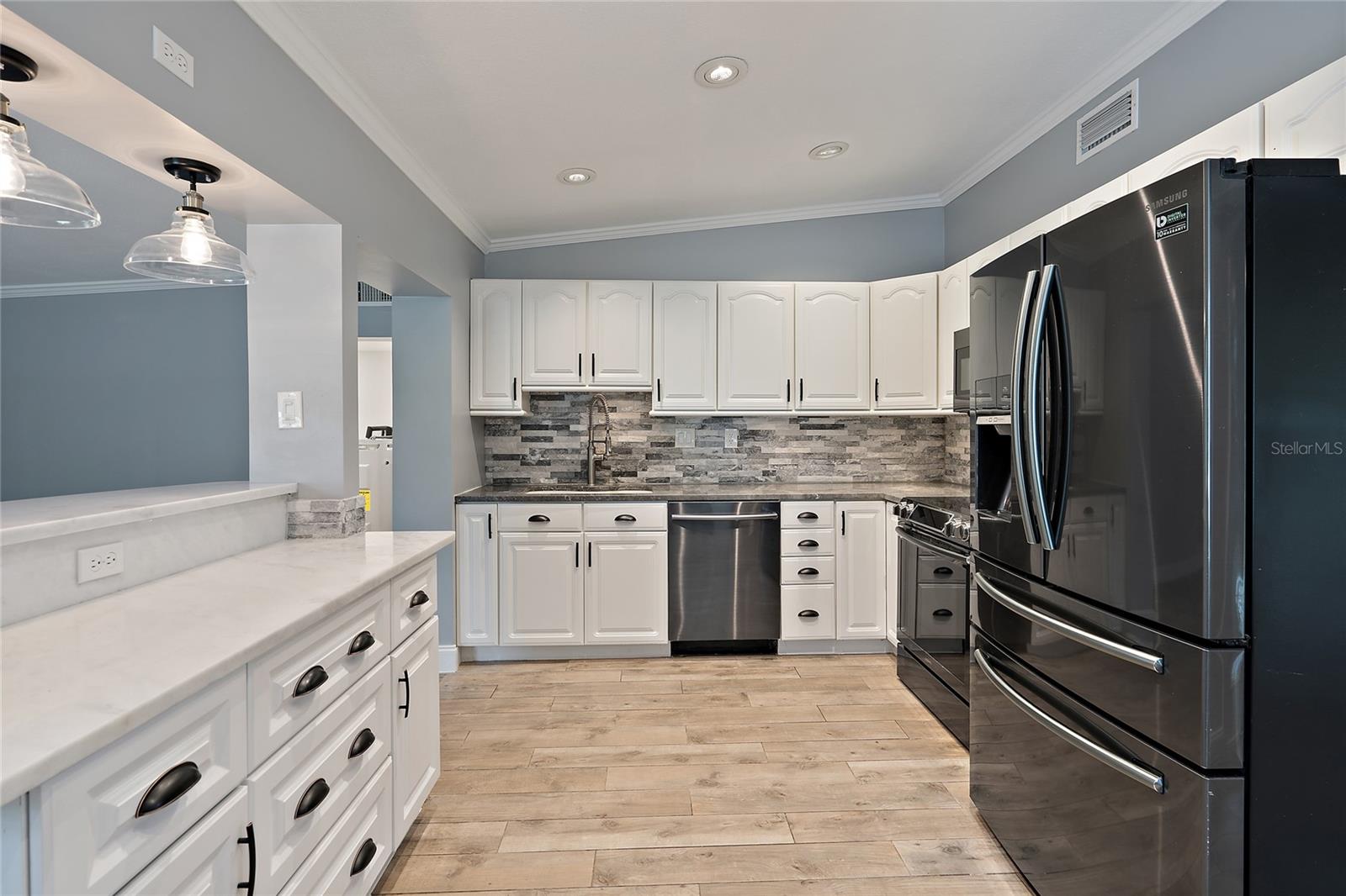 Image 9 of 44 For 480 Palm Drive