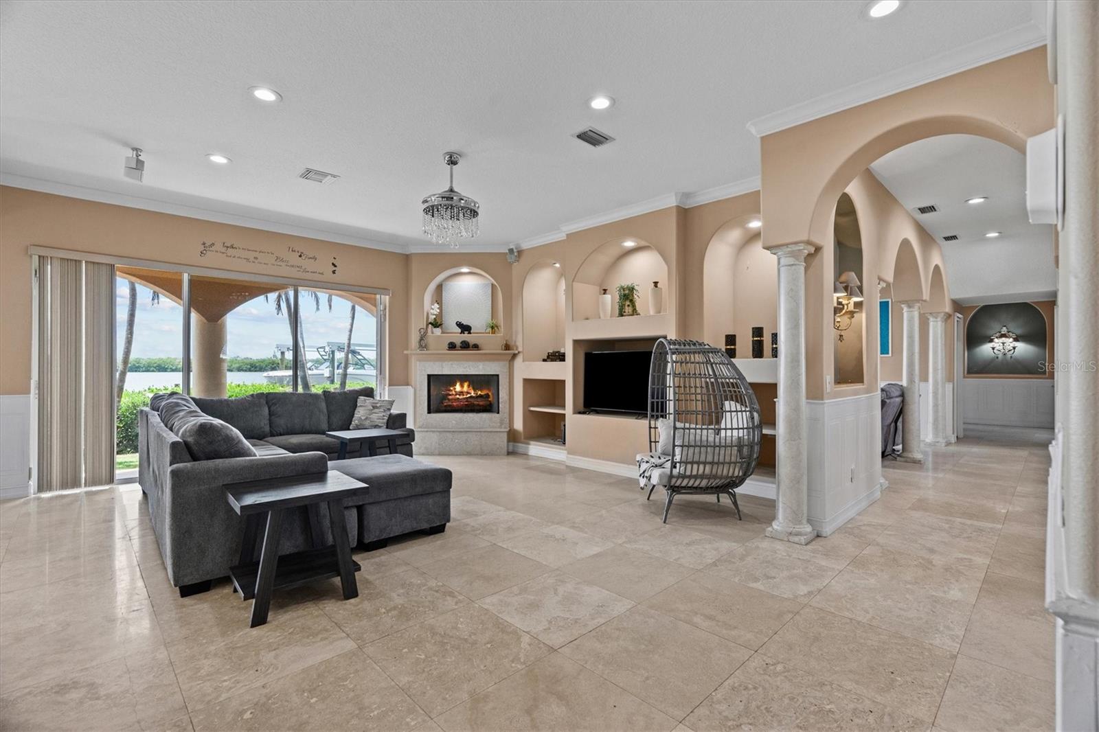 Image 22 of 69 For 7 Cove View Court