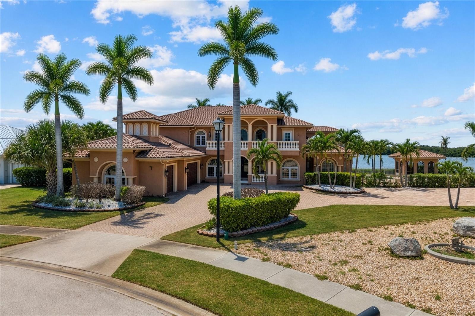 Image 5 of 69 For 7 Cove View Court