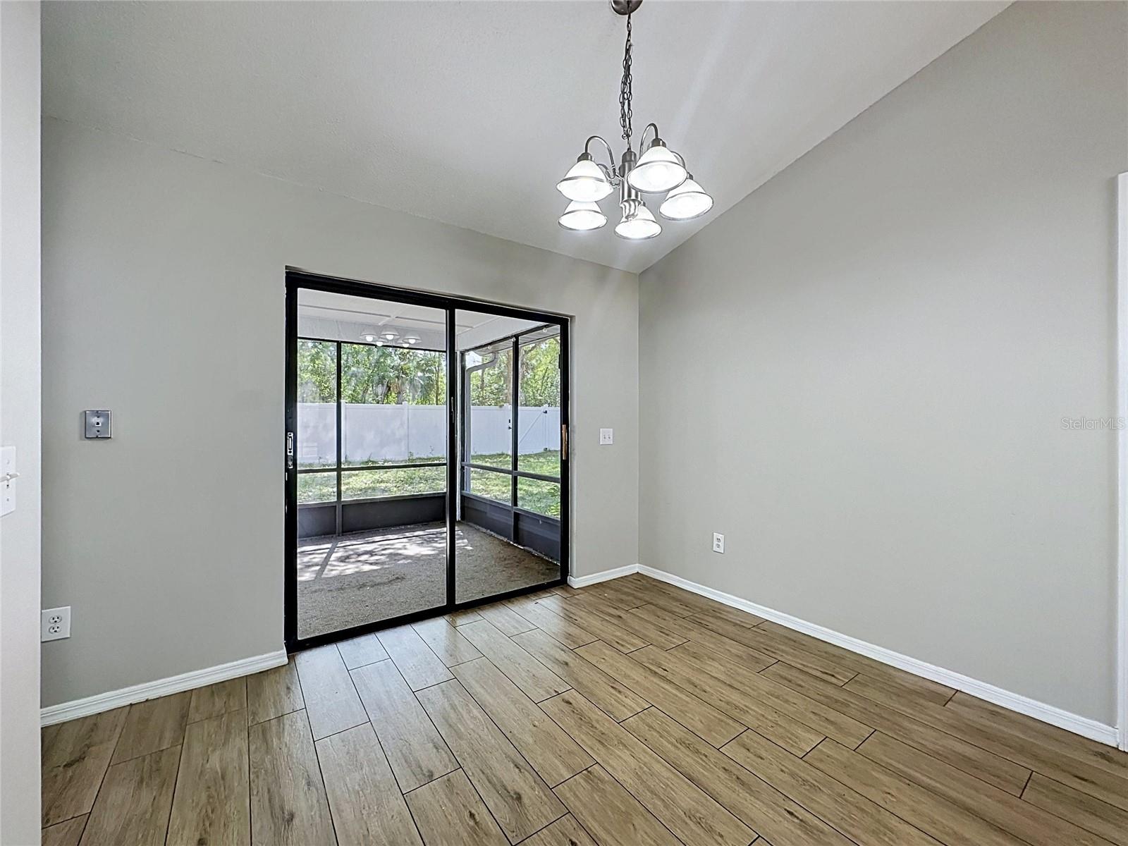 Image 15 of 29 For 1341 Heather Glen Drive