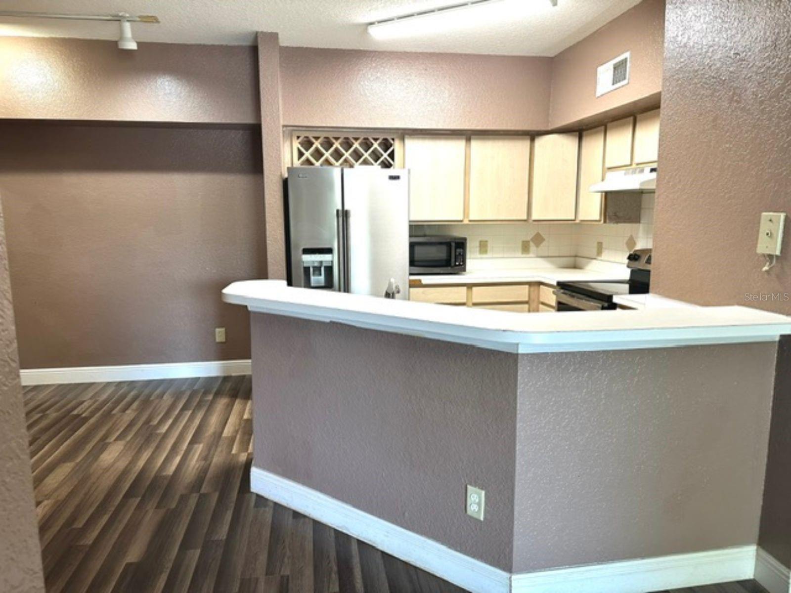 Image 11 of 32 For 822 Camargo Way 204
