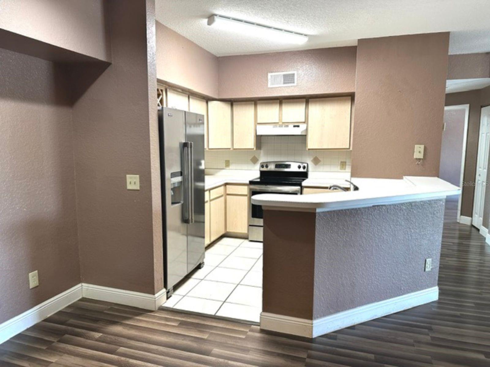 Image 8 of 32 For 822 Camargo Way 204