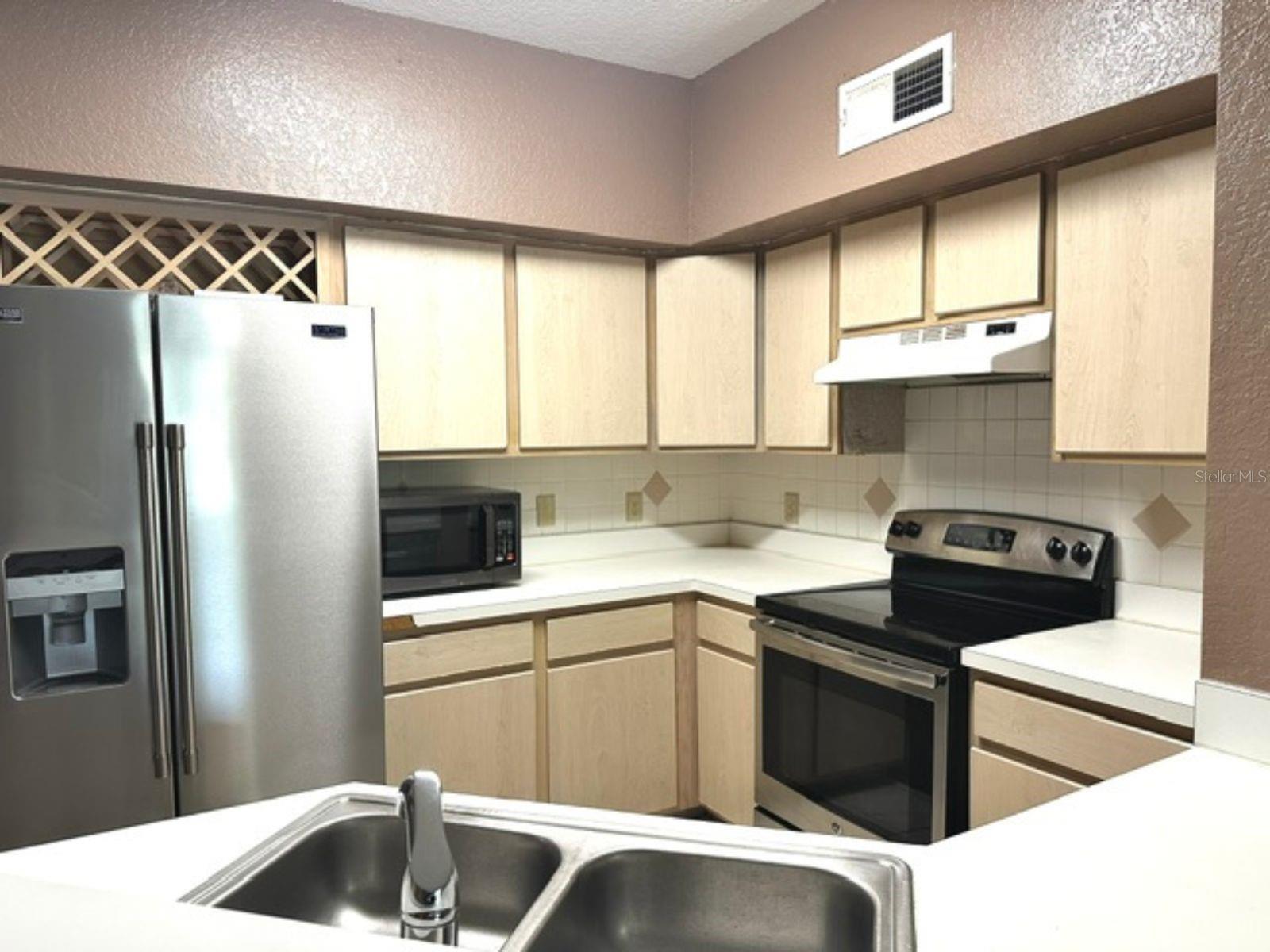 Image 9 of 32 For 822 Camargo Way 204