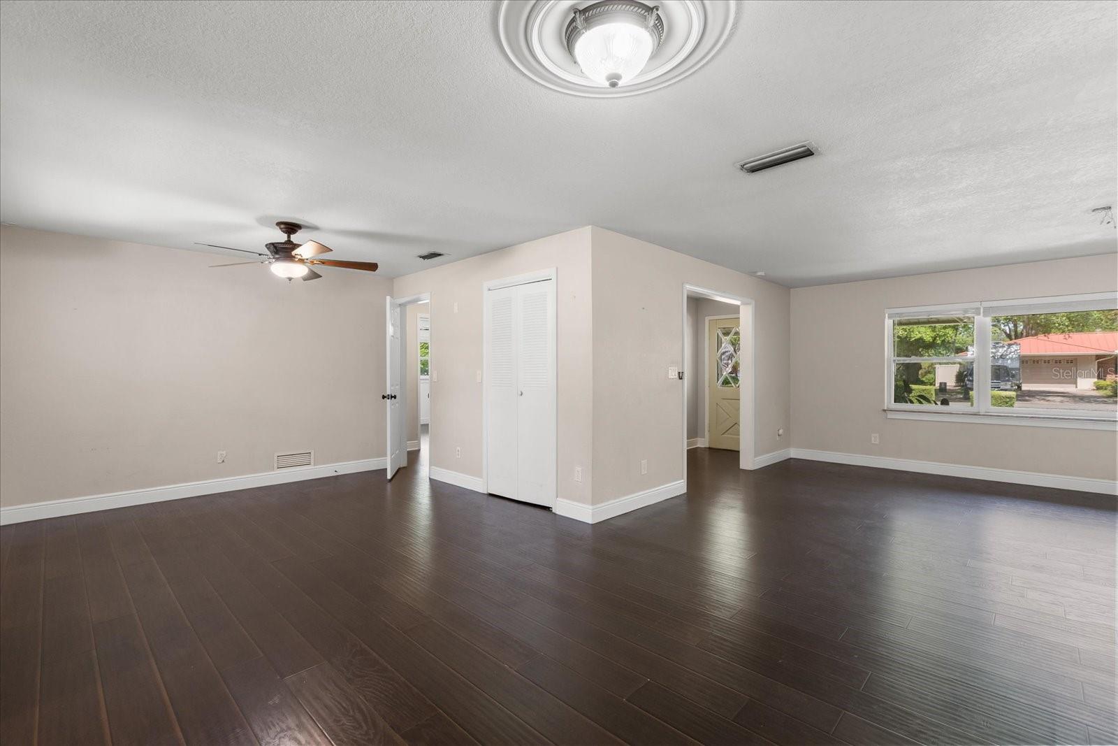 Image 11 of 39 For 910 Gamewell Avenue