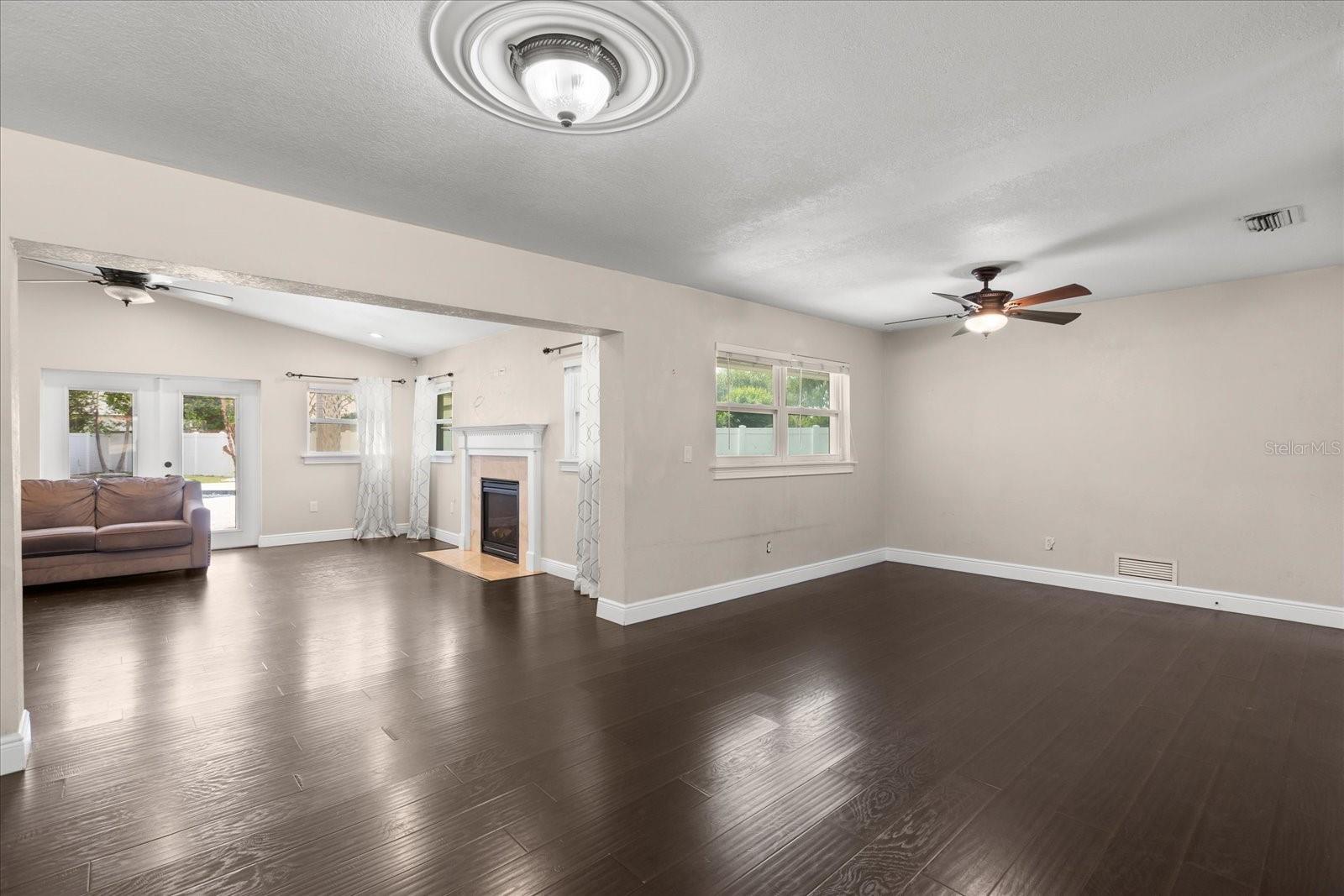 Image 12 of 39 For 910 Gamewell Avenue