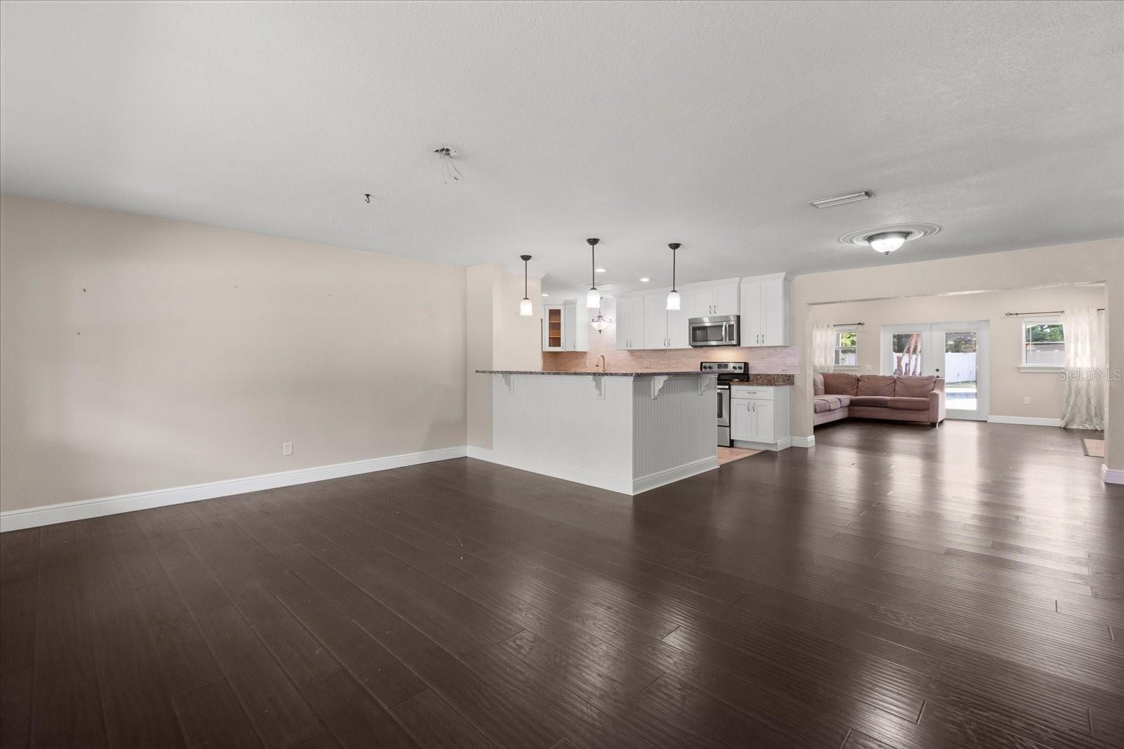 Image 13 of 39 For 910 Gamewell Avenue