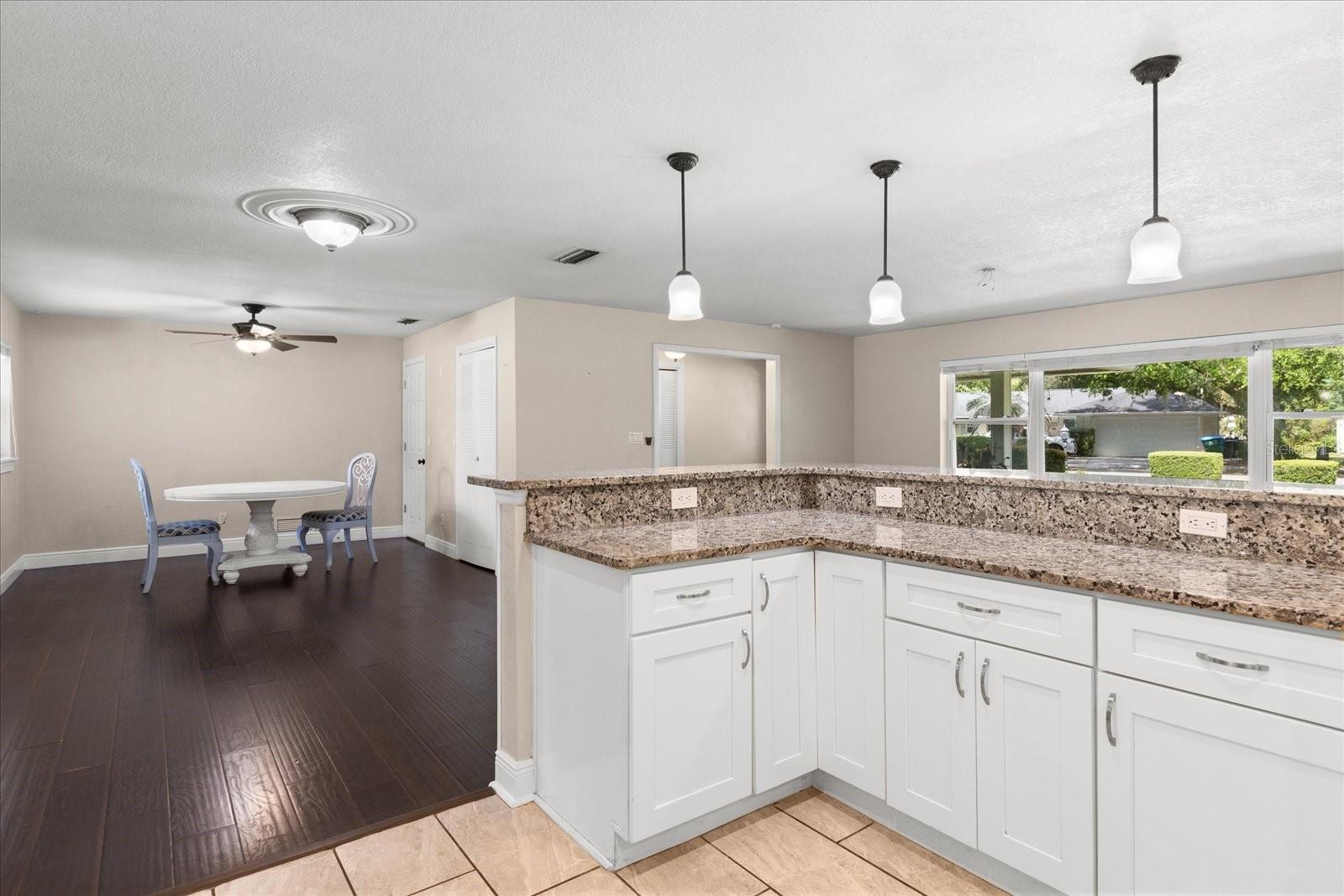 Image 17 of 39 For 910 Gamewell Avenue