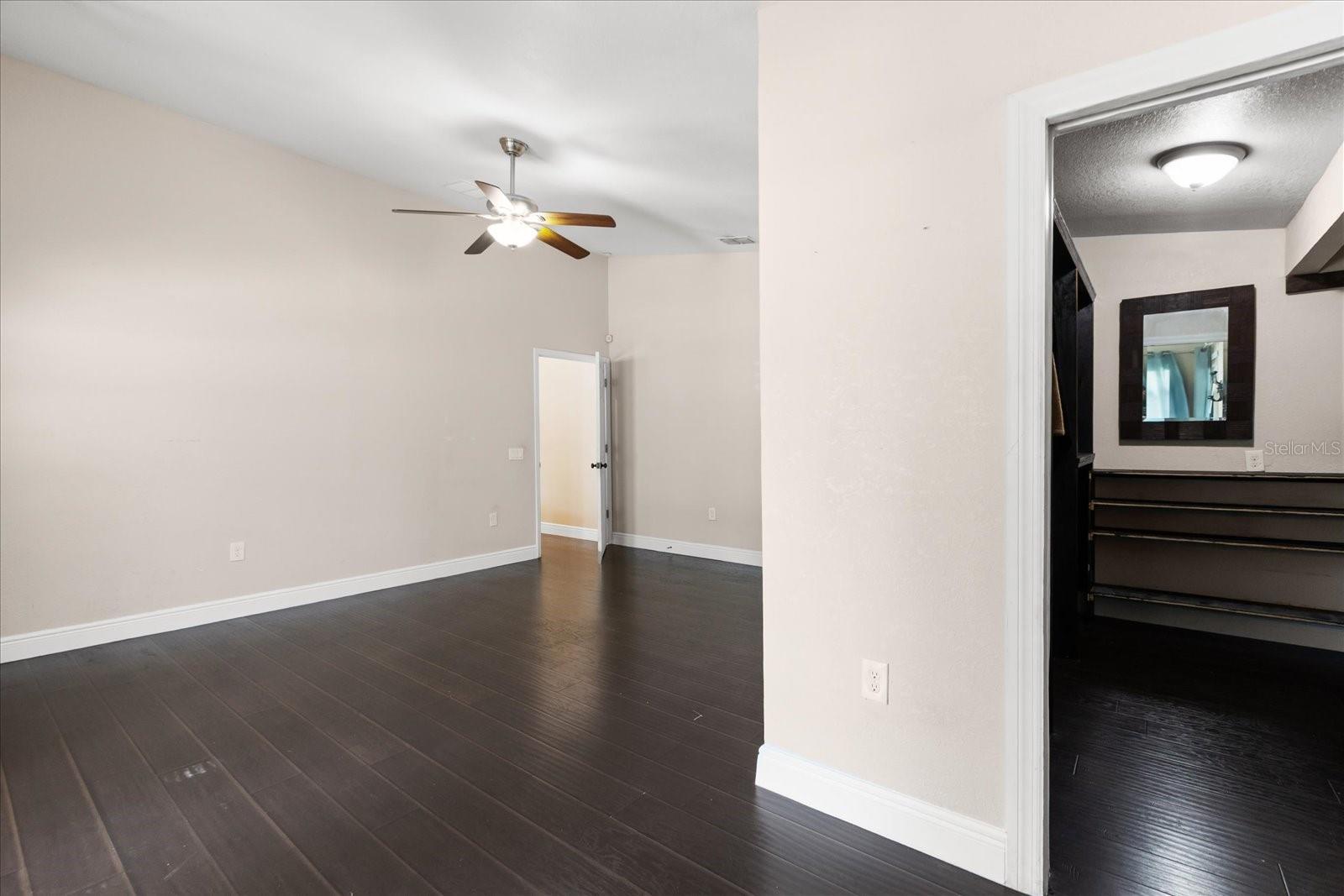 Image 21 of 39 For 910 Gamewell Avenue