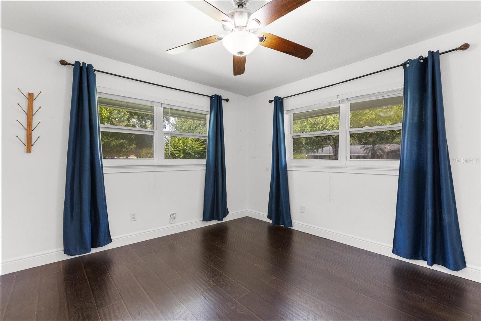 Image 25 of 39 For 910 Gamewell Avenue