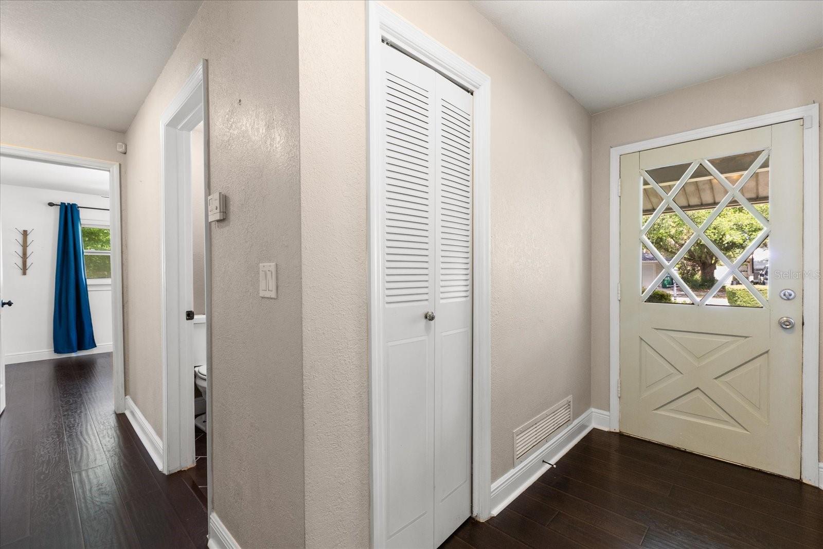 Image 7 of 39 For 910 Gamewell Avenue
