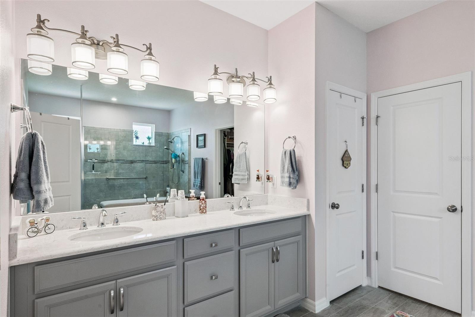 Image 20 of 48 For 3904 Redfin Place