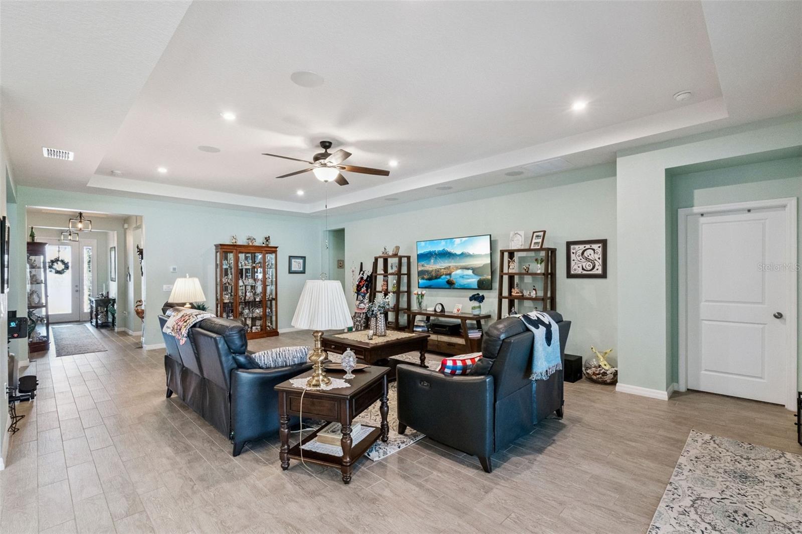 Image 4 of 48 For 3904 Redfin Place