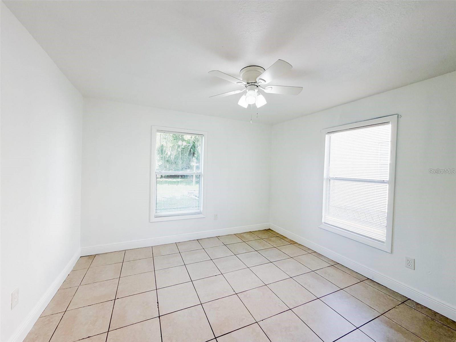 Image 18 of 30 For 407 Bella Vista Street
