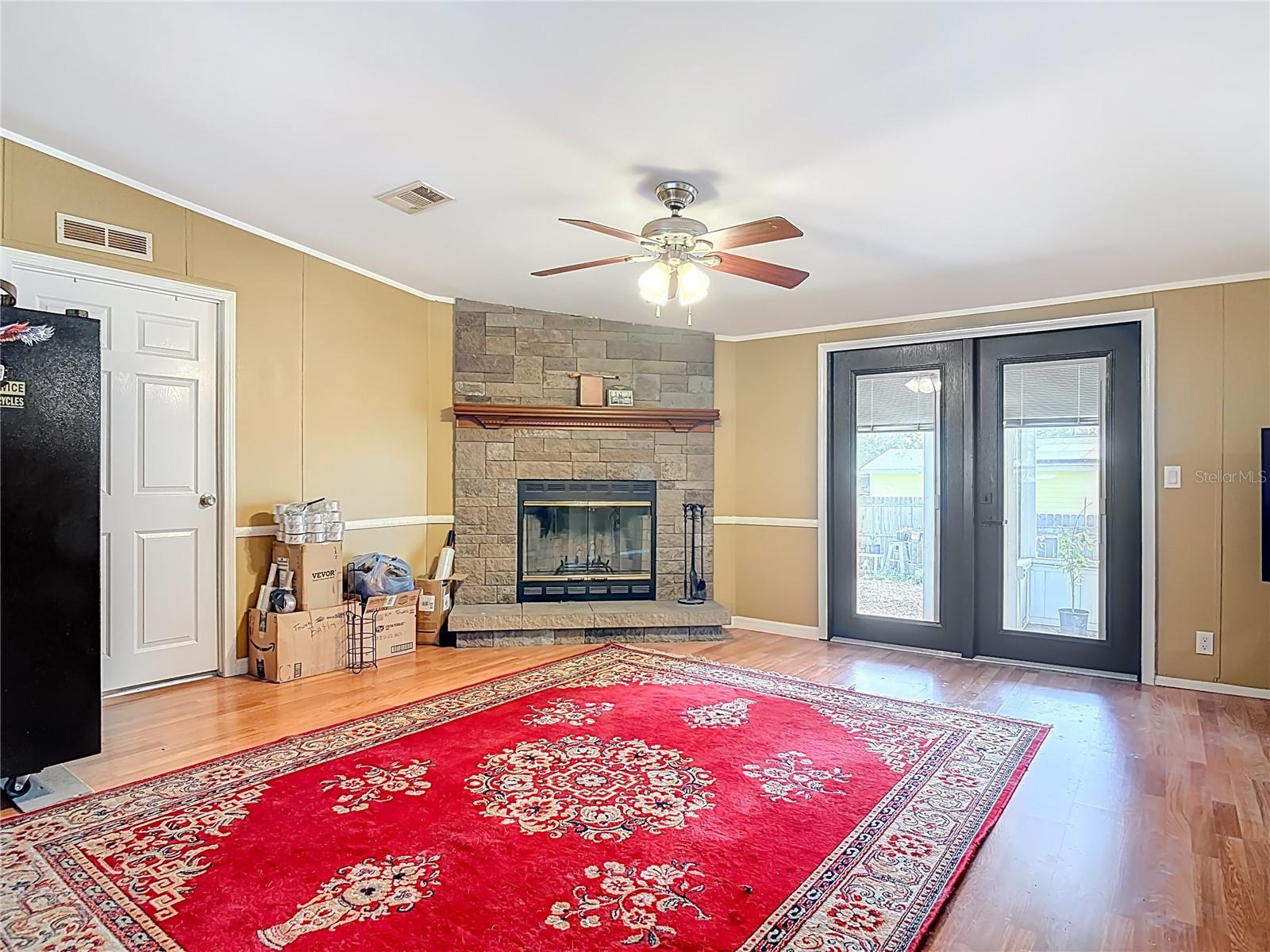 Image 4 of 28 For 45750 Pine Street