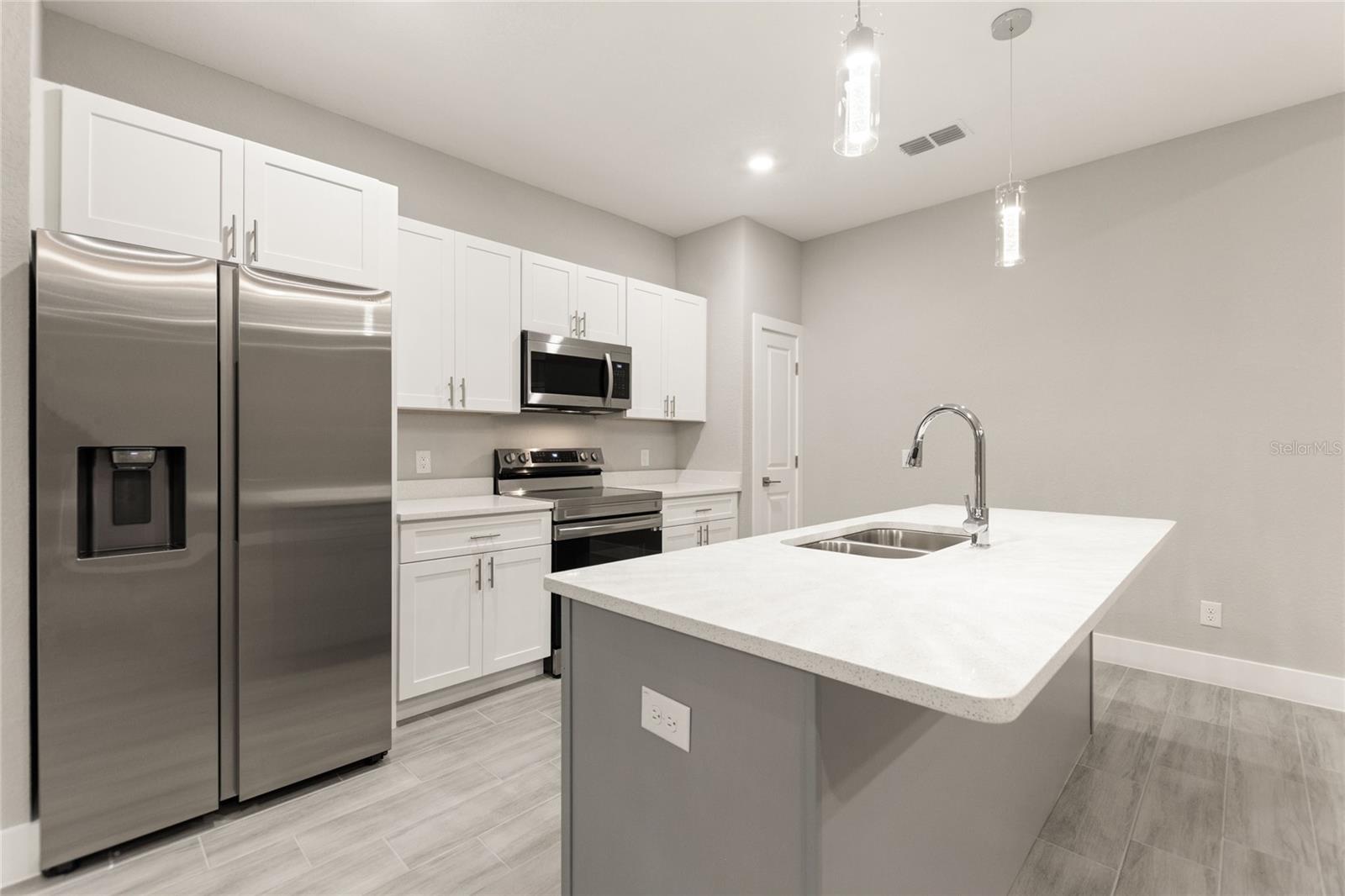 Image 15 of 37 For 330 Royal Palm Way