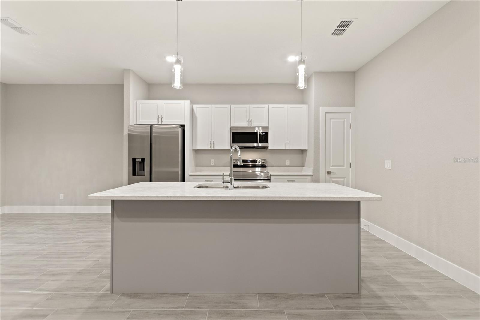 Image 16 of 37 For 330 Royal Palm Way