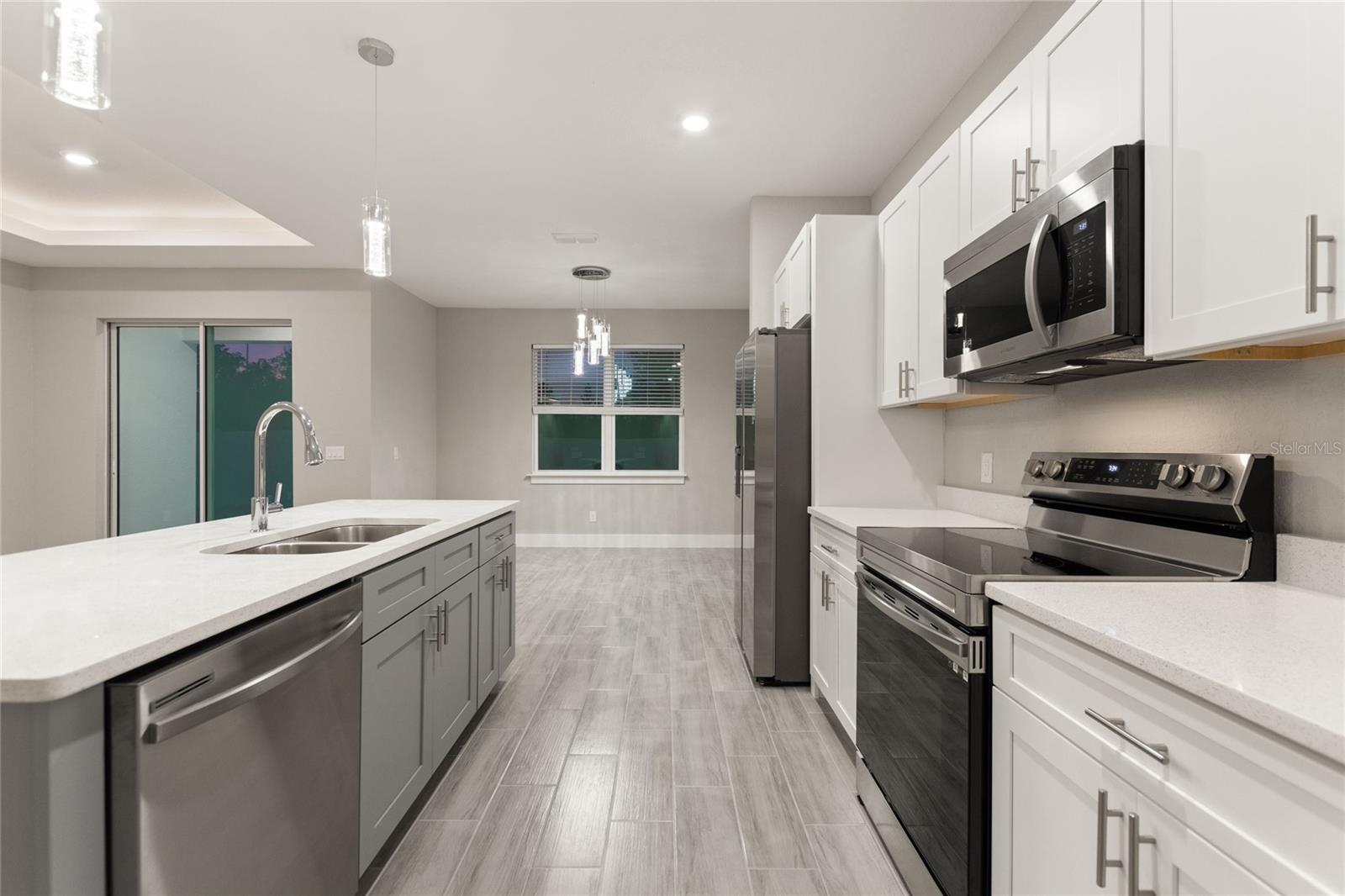 Image 17 of 37 For 330 Royal Palm Way