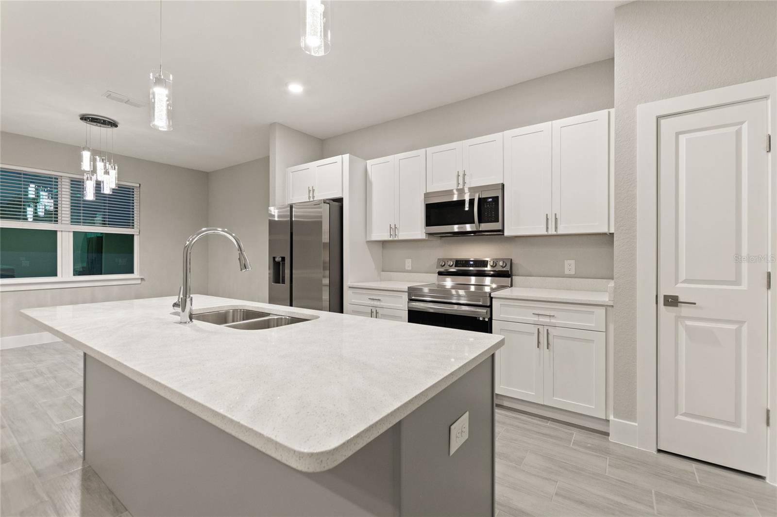 Image 18 of 37 For 330 Royal Palm Way