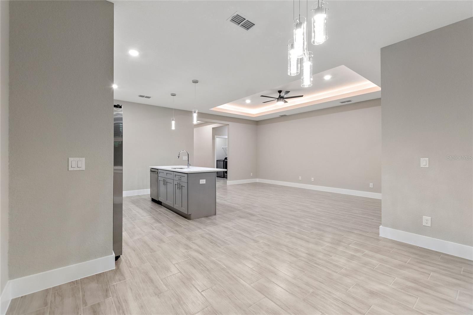 Image 19 of 37 For 330 Royal Palm Way