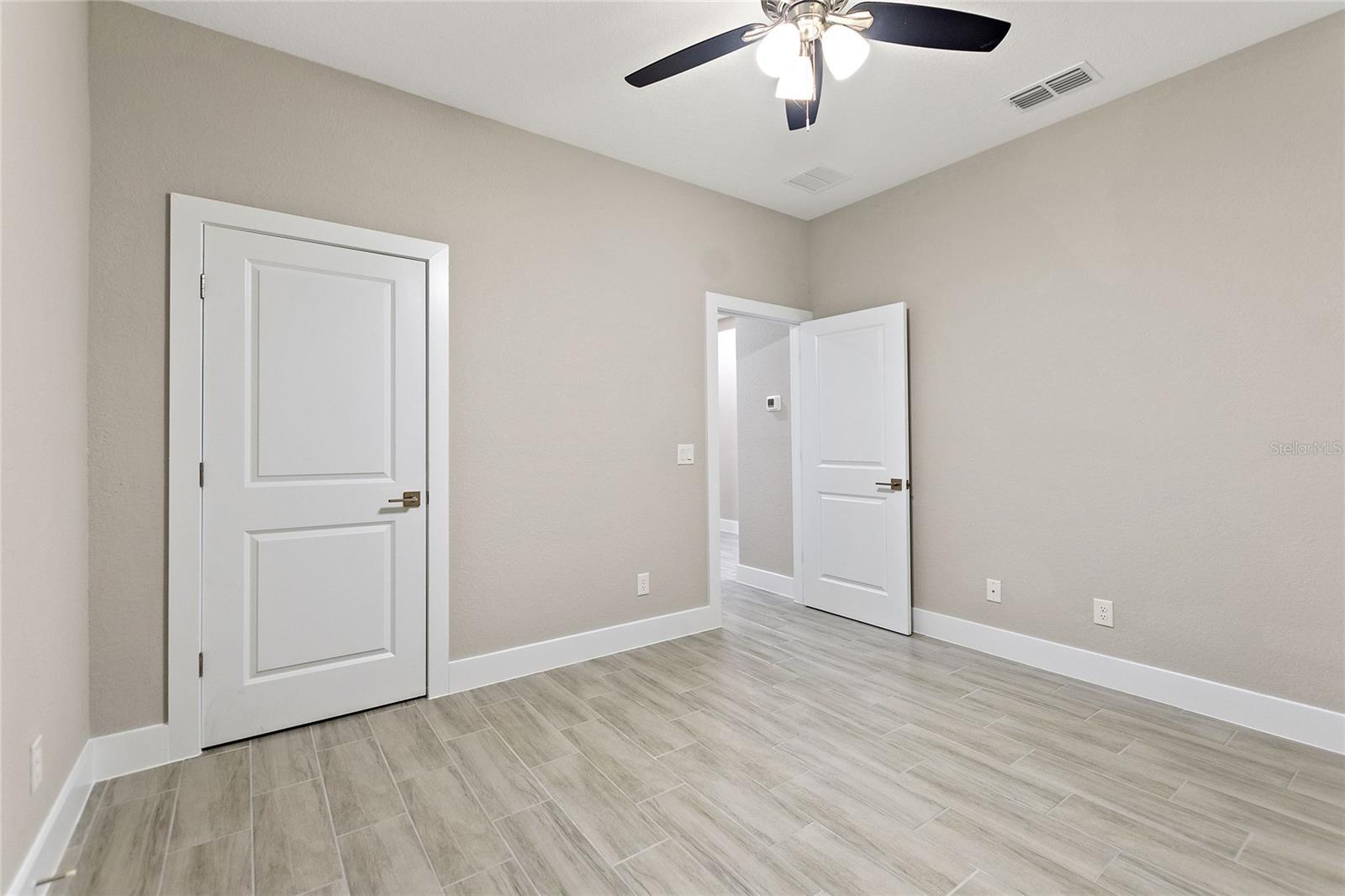 Image 21 of 37 For 330 Royal Palm Way