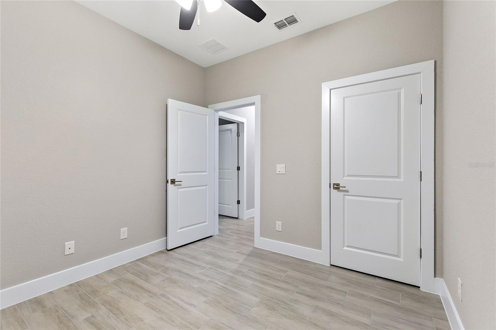 Image 23 of 37 For 330 Royal Palm Way