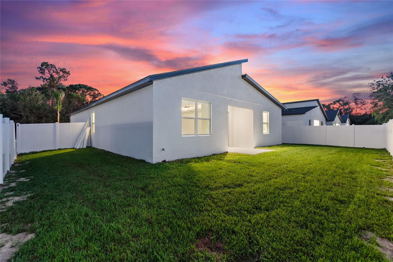 Image 33 of 37 For 330 Royal Palm Way
