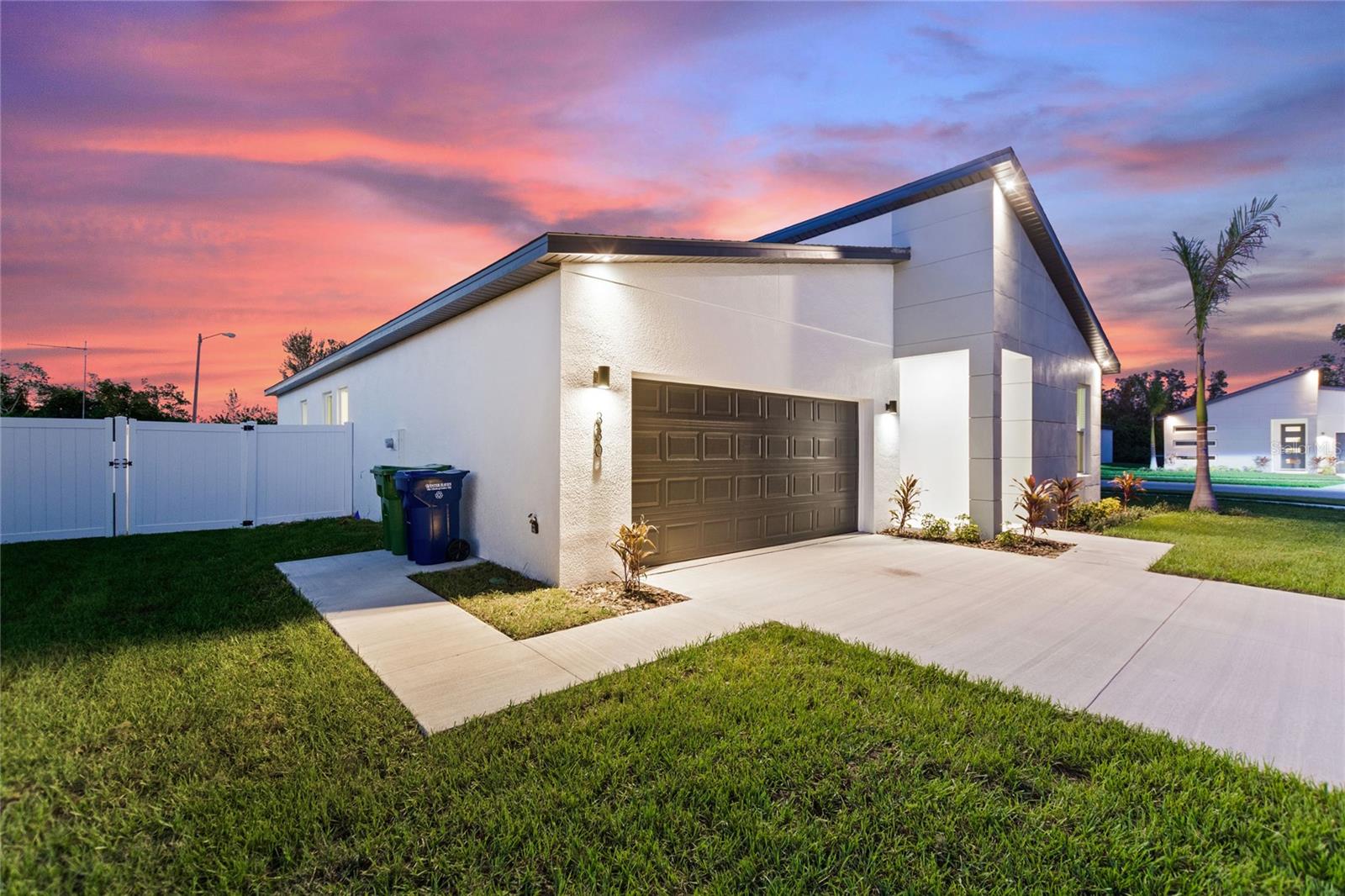 Image 6 of 37 For 330 Royal Palm Way