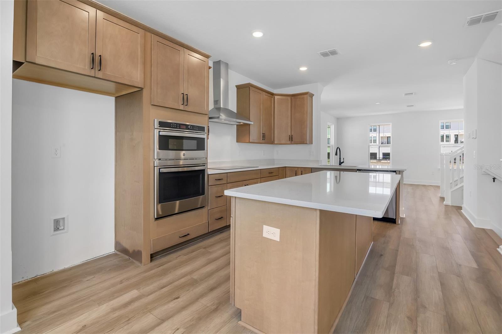 Image 11 of 32 For 15178 Groverside Road
