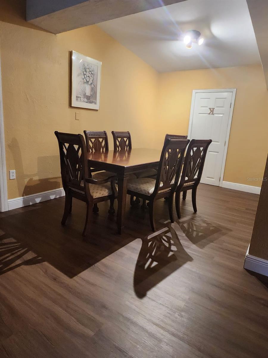 Image 5 of 15 For 8320 Dot Lane