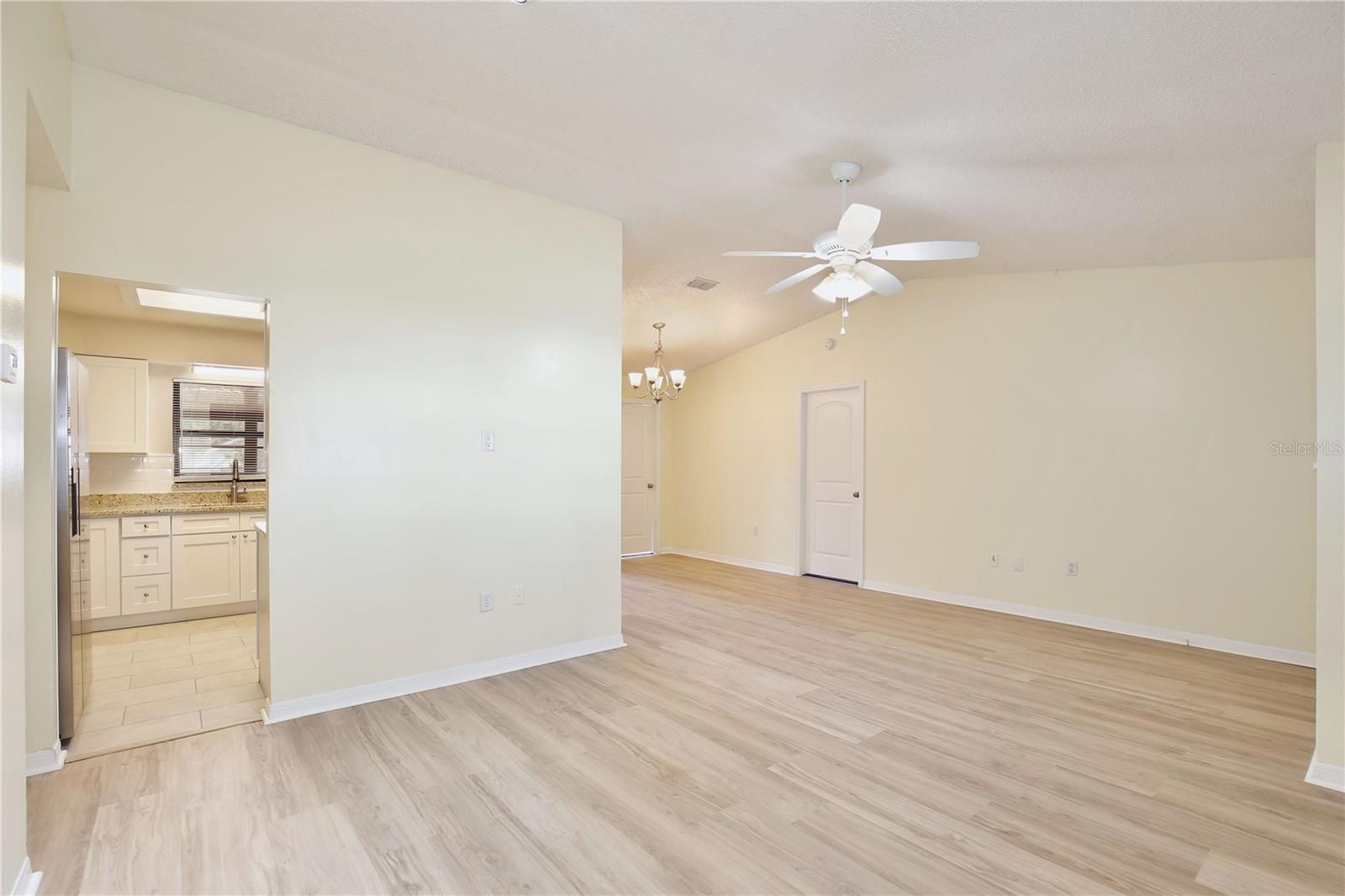 Image 4 of 24 For 613 Yorktown Drive