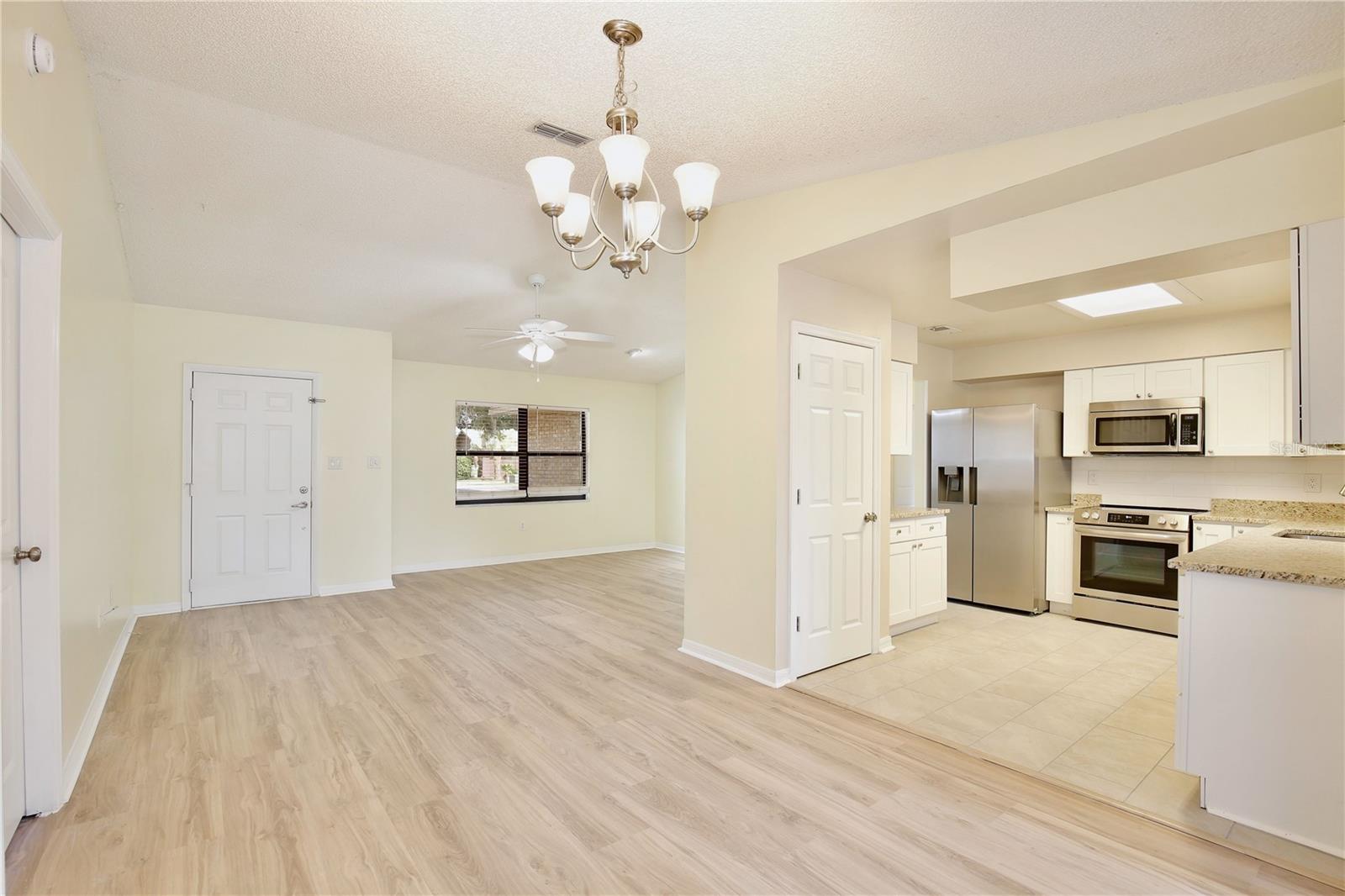 Image 5 of 24 For 613 Yorktown Drive