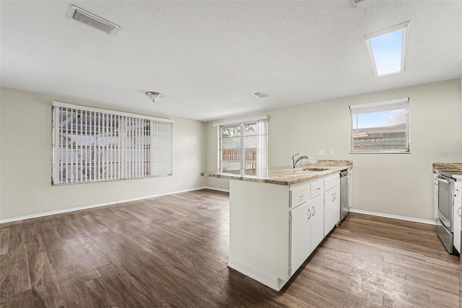 Image 6 of 24 For 10111 Gardenia Lane