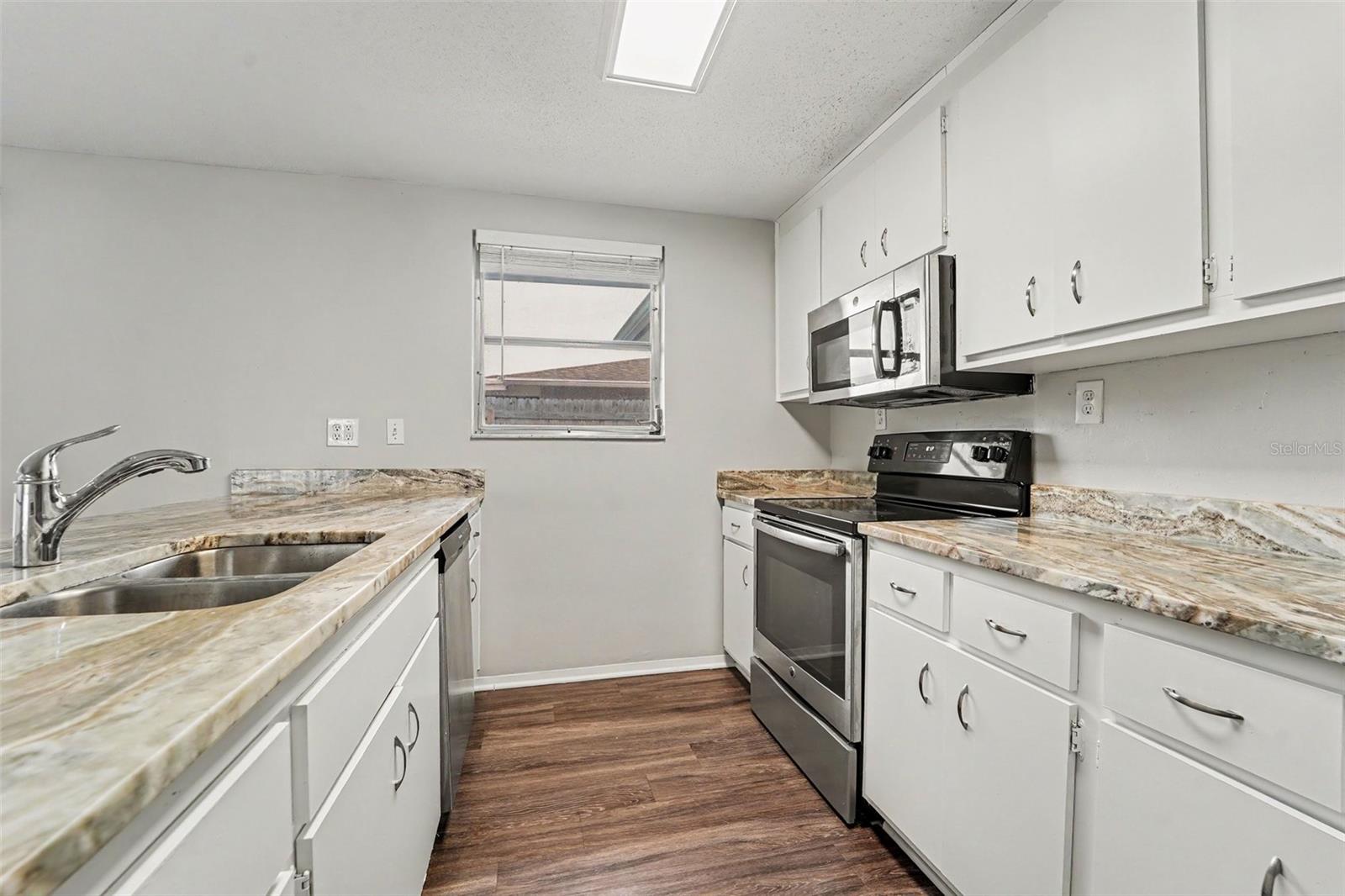 Image 8 of 24 For 10111 Gardenia Lane