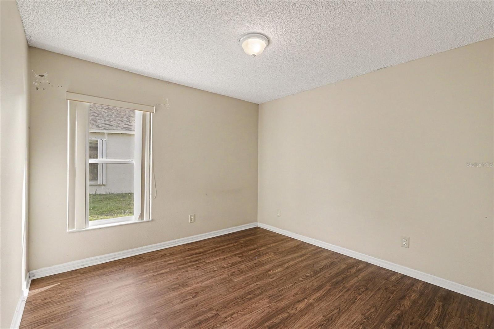 Image 11 of 15 For 560 Benton Drive