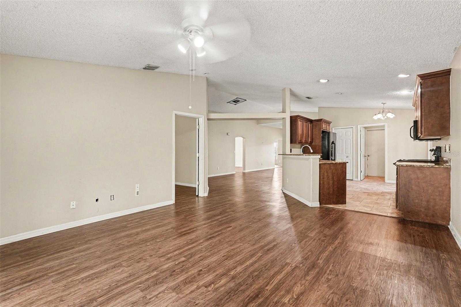 Image 6 of 15 For 560 Benton Drive